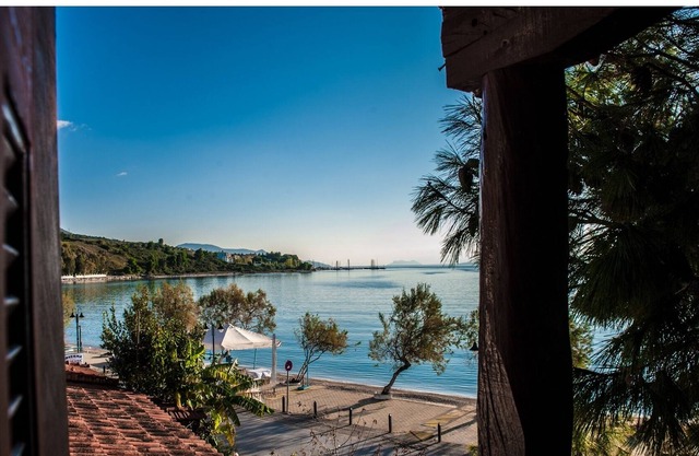Tradicional, villa frente al mar, a pocos pasos de la playa.