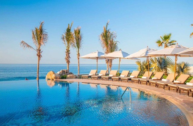 Tranquil and Glamorous Beach Resort Between San José del Cabo and Cabo San Lucas
