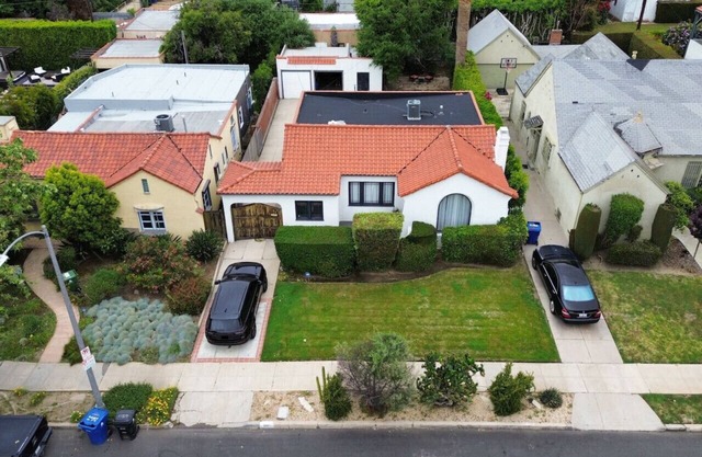 Tranquil Comfortable Clean 2BR Home Mid Wilshire