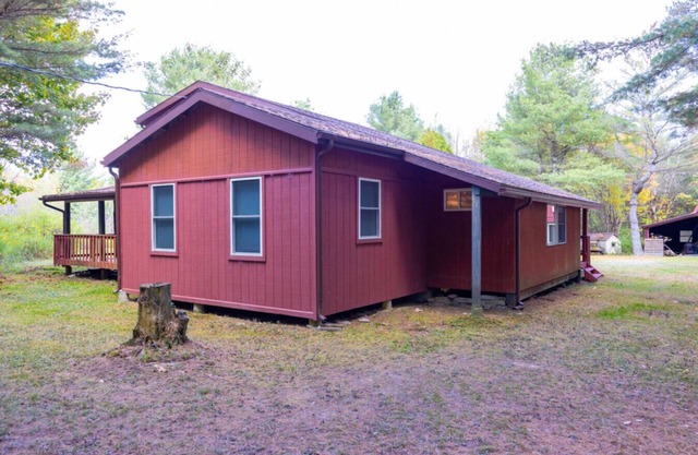 Tranquil Log Cabin Retreat on 10+ Acres w/ Pond & Fire Pit!