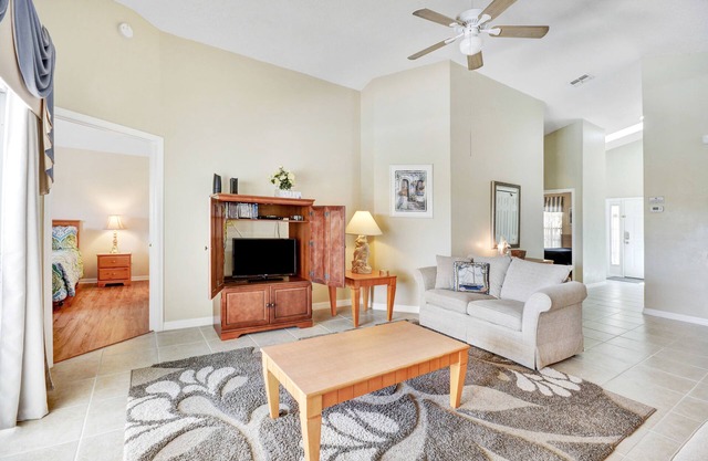 Tranquil Pool Retreat near Disney, Shopping, and dining - two master bedrooms