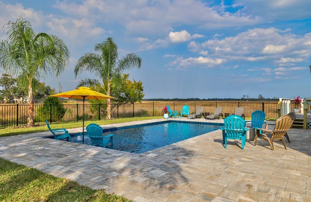 Stunning Home MAYO 4 BD/2BTH w/HTD Pool Marsh View