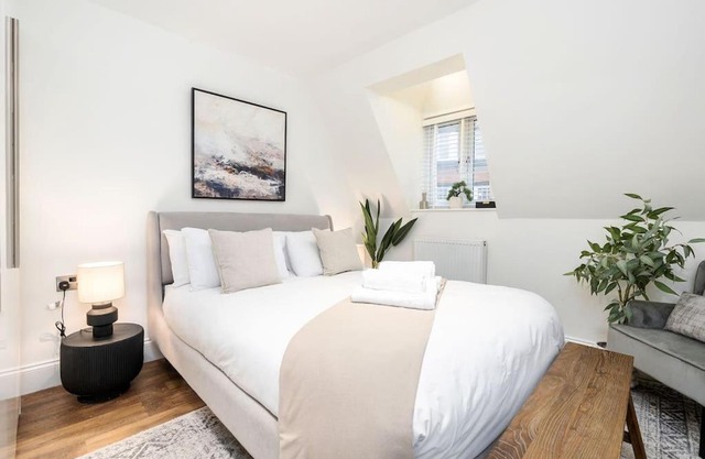 Tranquil Riverfront Oasis at High Bridge Court