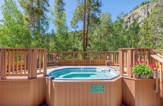 Trapper's Crossing #8780