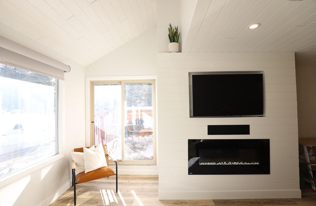 Trappers Delight - golf & bike paradise newly renovated in the Toby Creek Lodge.