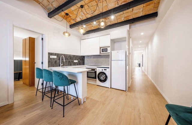 BeBarceloner Eixample Apartments - 4 bedrooms