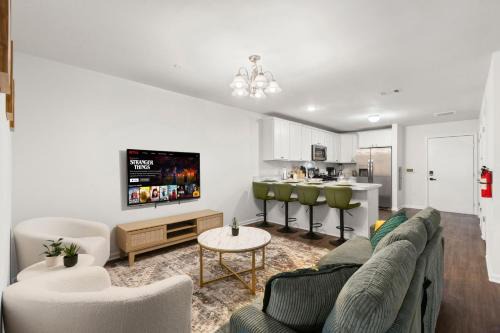 Traveler Haven XL NYC & NWK with free parking