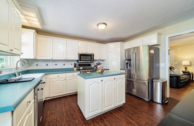 Travelers Nest~Woodsy Retreat~All ParkPass~Minutes to Parks~Fast Wi-Fi~Families~