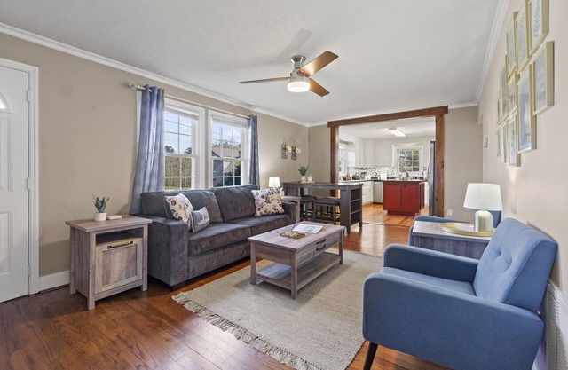 Travelers Rest Pet-Friendly 3BR, Porch & Grill