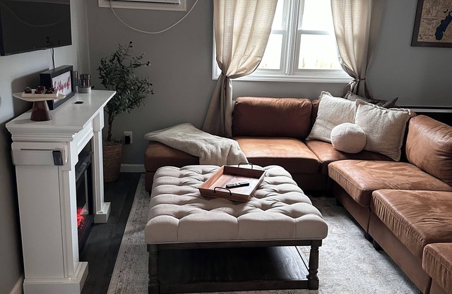 TRAVERS READY! Stylish 3 bedroom Saratoga Lake House