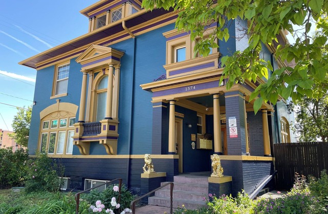 Treehouse Suite in Healing Center, City Park West, with Courtyard and Wi-Fi.