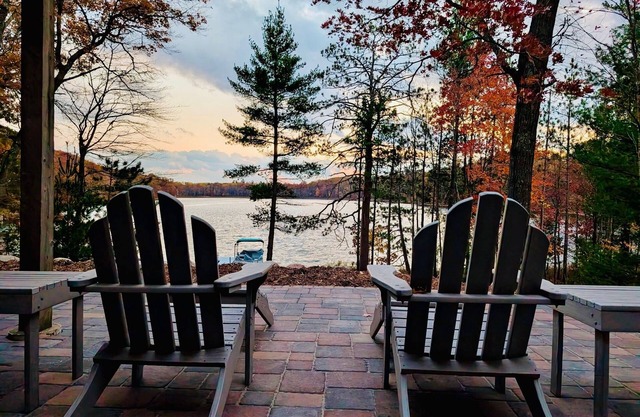 Picture-Perfect Cozy Northwoods Cabin On Crystal-Clear Lake