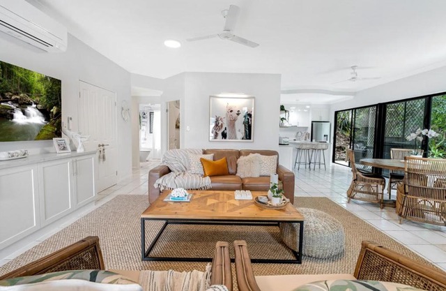 Trinity Beach Tropical Hideaway