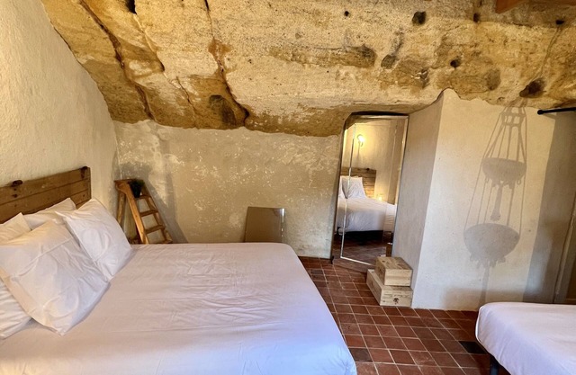 Troglodyte house ideal for vacations with family, friends or lovers