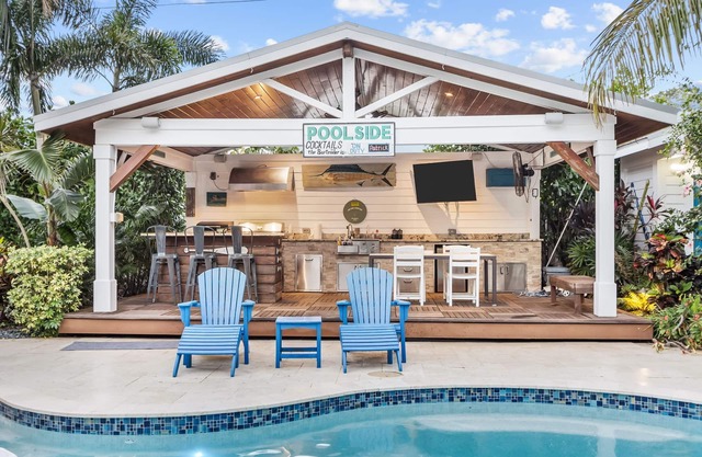 Trophy Fish @ the Oasis, Family and Pet Friendly with backyard privacy!