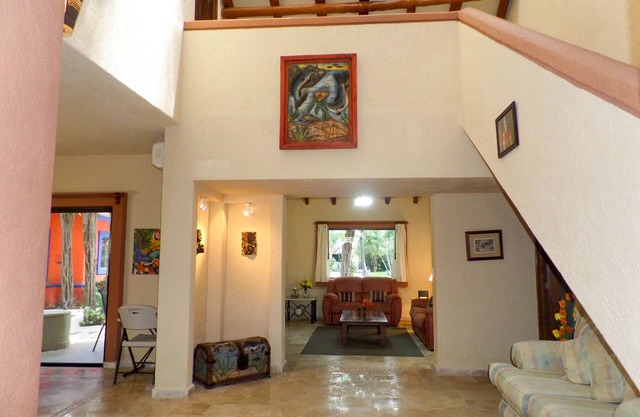 Villa Benson es un hermoso Contemporáneo Mexicano Estilo Inicio!