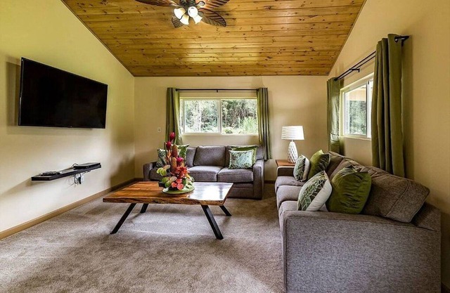 Tropical Island Paradise - Leialoha Cottage