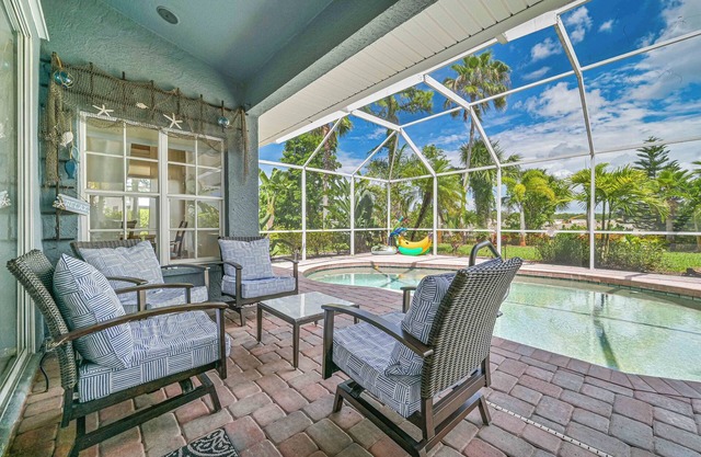 True Florida Charm! Bonita Springs Home ~ Heated Pool ~ Private Lanai!