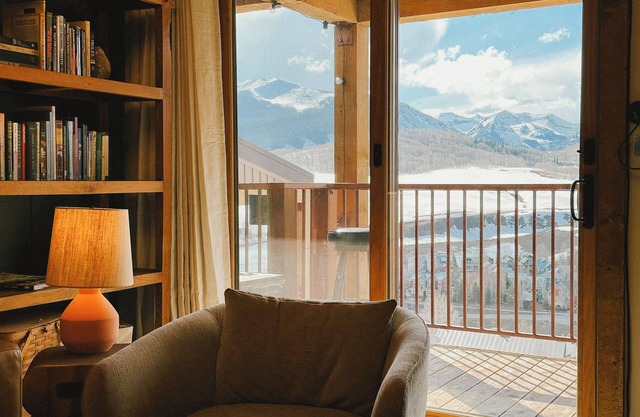 True Ski-In/Out 3BR Condo w/ Hot Tub and Huge View