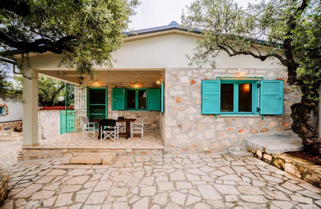 Tsantri Olive Grove residence