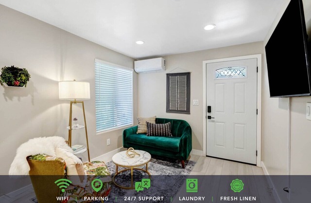 Cozy Vega Haven EV charger: Private Rear-House Retreat with King Bed