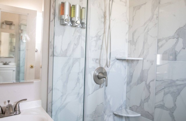 Tranquil Nest Studio with 2 Queen beds