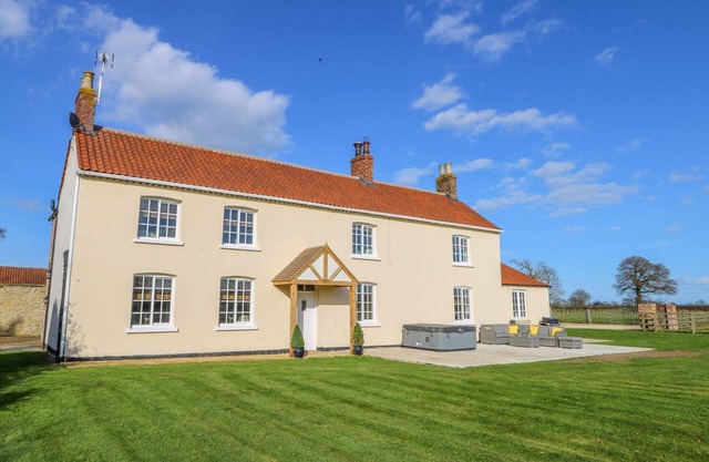 TUFT HOUSE, family friendly, luxury holiday cottage in Hovingham