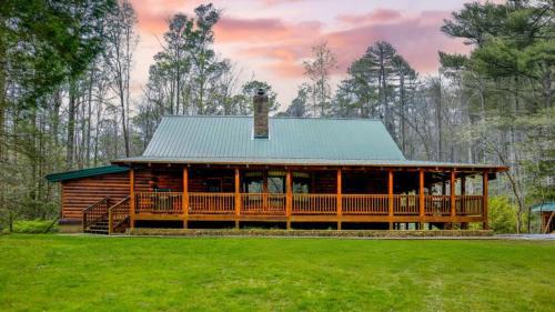 Twin Creeks Lodge by AvantStay 33 Acre Retreat