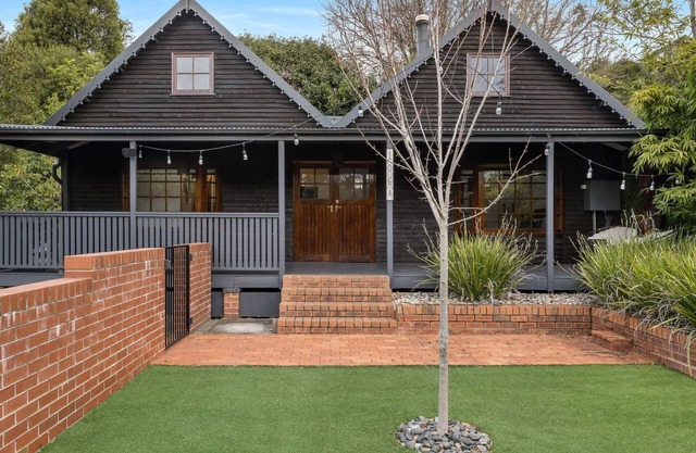 Twin Peaks - Kangaroo Valley