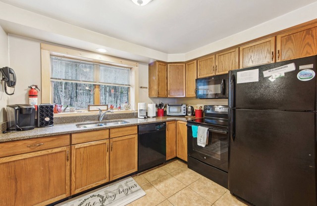 Twister 68i - Mountain Retreat With Stunning Views 3 Bedroom Townhouse by The Summit at Gore Mountain