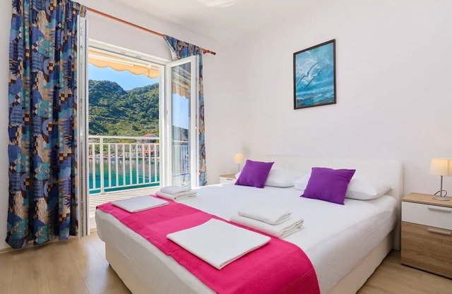 Apartamento para dos personas en la playa Prozurska Luka, Mljet (A-22332-a)