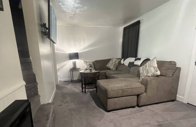 Spacious Two bedroom near the lake
