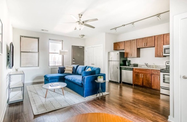 TWO Cozysuites Classy Music Row Condos w Parking