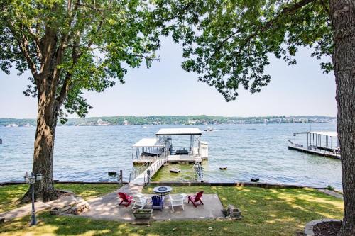 Two Homes, Large Deck, Firepit, Central Location