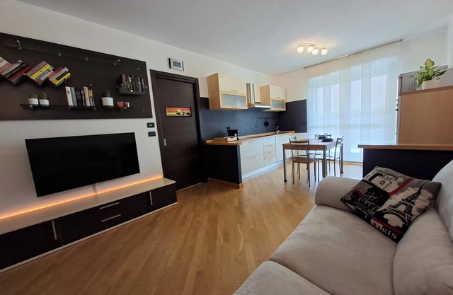 TWO-ROOM APARTMENT WITH PRIVATE GARDEN