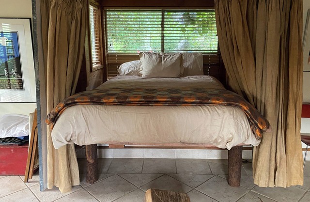 Two Rooms & mini-kitchen in Classic Beach House - 300 steps to the Beach