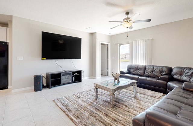 Two-story waterfront retreat with a full kitchen, central AC, & washer/dryer