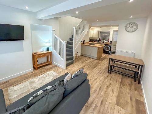Ty Pentref by STAE-Homes