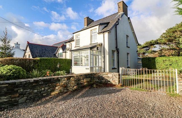 Ty'r Ysgol, MORFA BYCHAN