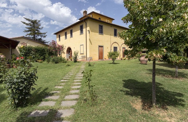 La antigua villa Leopoldina en el corazón de la Valdichiana, Cortona, se encuentra a pocos kilómetros de distancia. 16 camas, más