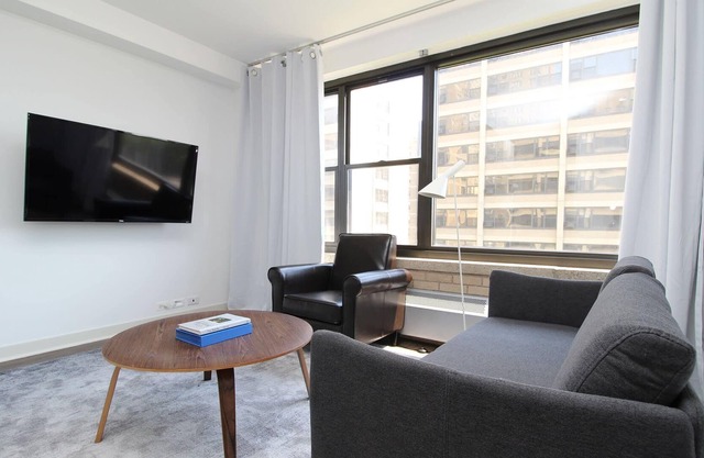 UChicago, Lago, Museo de la Ciencia | Gimnasio + W&D | Zencity