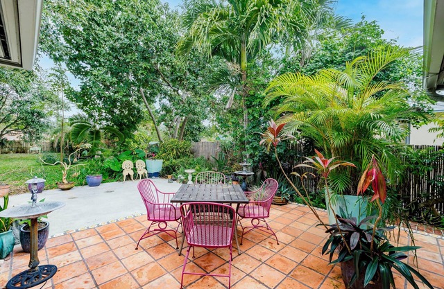 Uhost AI Quaint 1BR w Patio Kitchenette