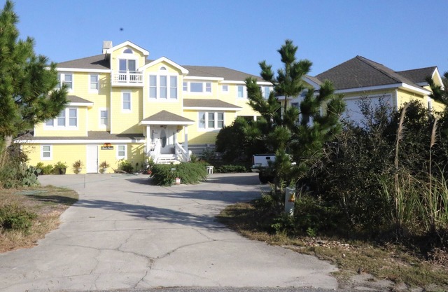 El sueño de Uilani! Bellamente renovado con cubiertas amplias! Ascensor en 2019