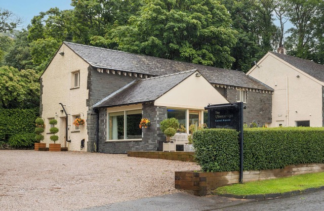 ULLSWATER VIEW HOUSE, pet friendly, with a garden in Pooley Bridge