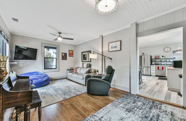 ¡Nuevo listado! Percha cómoda cerca del centro