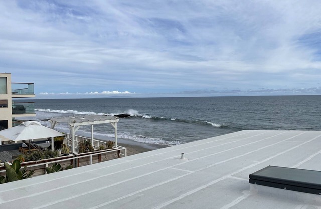 Ultra Premium Malibu Road Beach House with AC PRIVATE BEACH