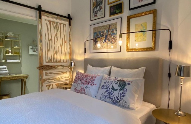 Un palmier à sa fenêtre