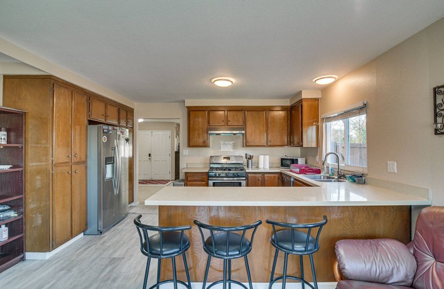 Union City Abode w/ Furnished Patio, Near Kayaking