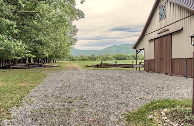 Cozy 2-bedroom cabin in tranquil Millmont with AC, free WiFi, fire pit, hammock