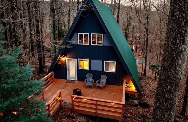 Unique A-Frame, 3 mins to slopes - "The Nest"
